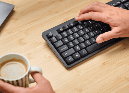 Mouse Trust Ody II negro ergonómico con botón DPI ajustable
