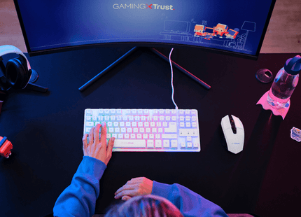 Teclado compacto TKL Trust Gaming GXT 794W blanco con teclas retroiluminadas
