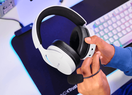 Controles integrados auriculares Trust GXT 491W gaming blancos