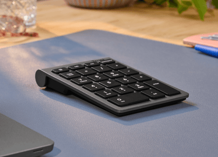Lateral del teclado numérico Trust Xalas con receptor USB incluido