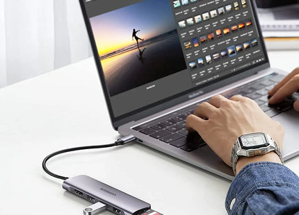 Puertos USB 3.0 del Hub UGREEN CM511 con transferencia 5Gbps